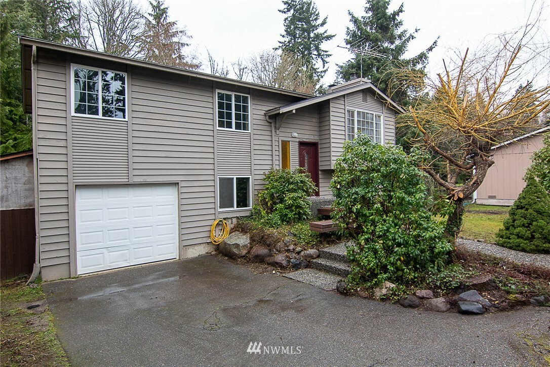 Property Photo:  5723 145th Street SW  WA 98026 