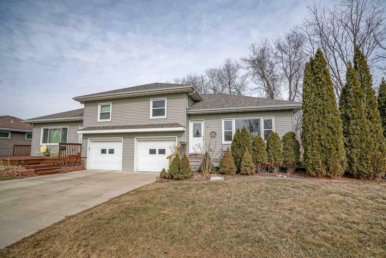 Property Photo: 201 Fairview Ct WI 53597