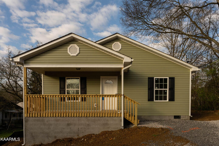 3309 Maxwell St  Knoxville TN 37917 photo
