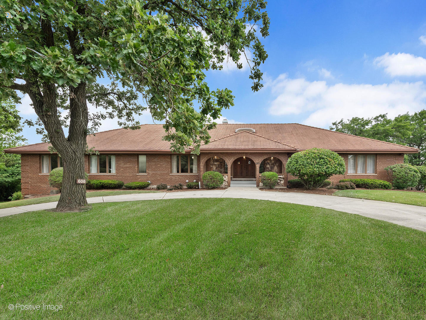 Property Photo: 608 Mallard Lane IL 60523