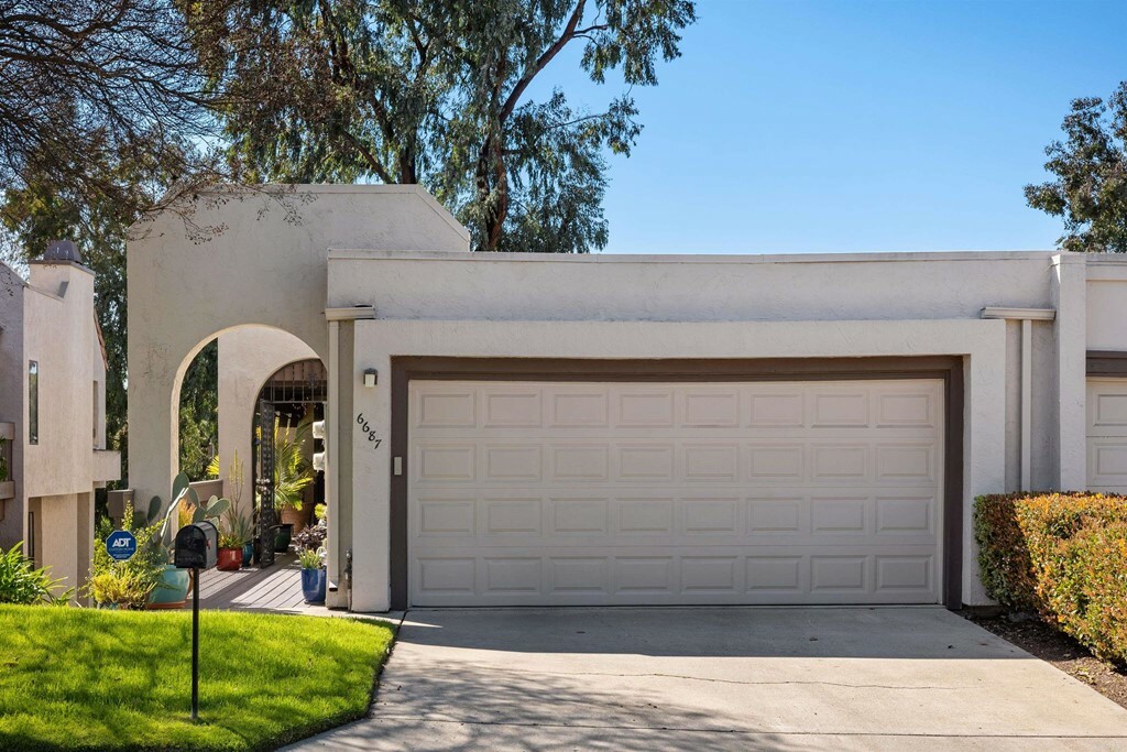 Property Photo:  6687 Reservoir Ln  CA 92115 