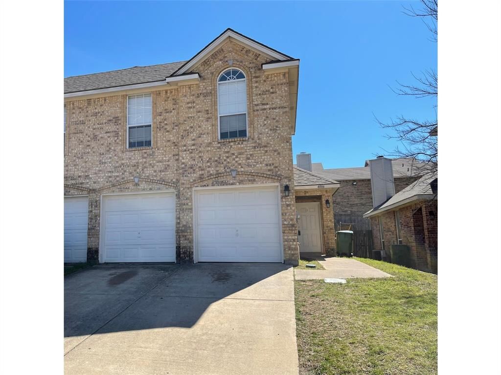 Property Photo:  4006 Cottage Park Court  TX 76013 
