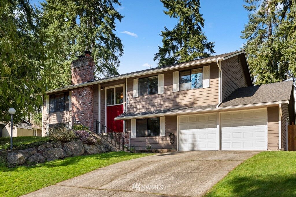 Property Photo:  16286 SE 31st Street  WA 98008 