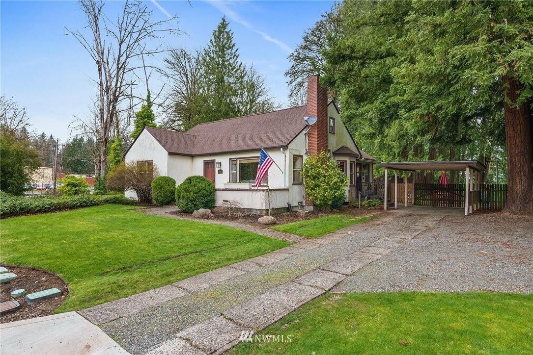 Property Photo:  206 NW Fir Street  WA 98596 