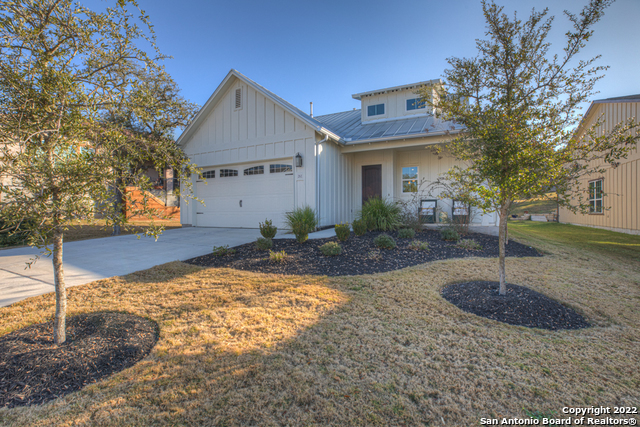 Property Photo: 212 Sowing Oak Dr TX 78666