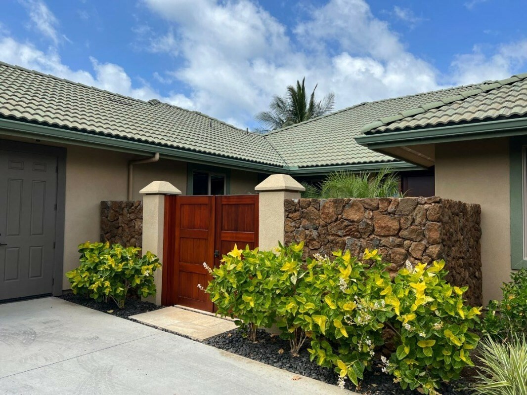 Property Photo:  62-3600 Amaui Pl 322  HI 96743 