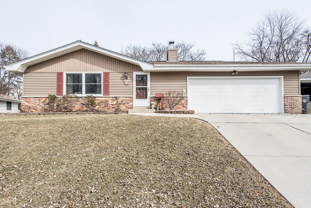 Property Photo: 215 Jasper Ln WI 53188
