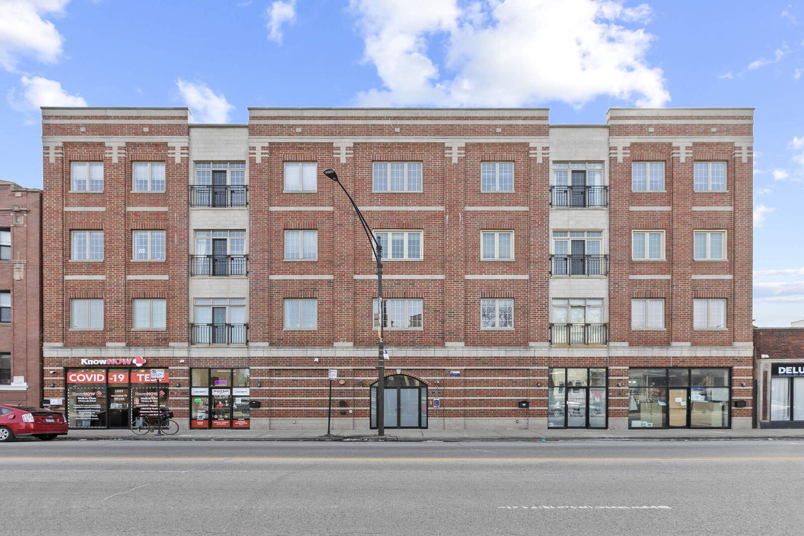 Property Photo: 1453 W Irving Park Road 405 IL 60613