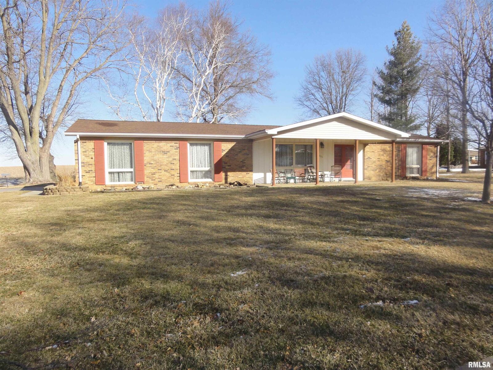 Property Photo:  205 W Southgate  IL 61529 