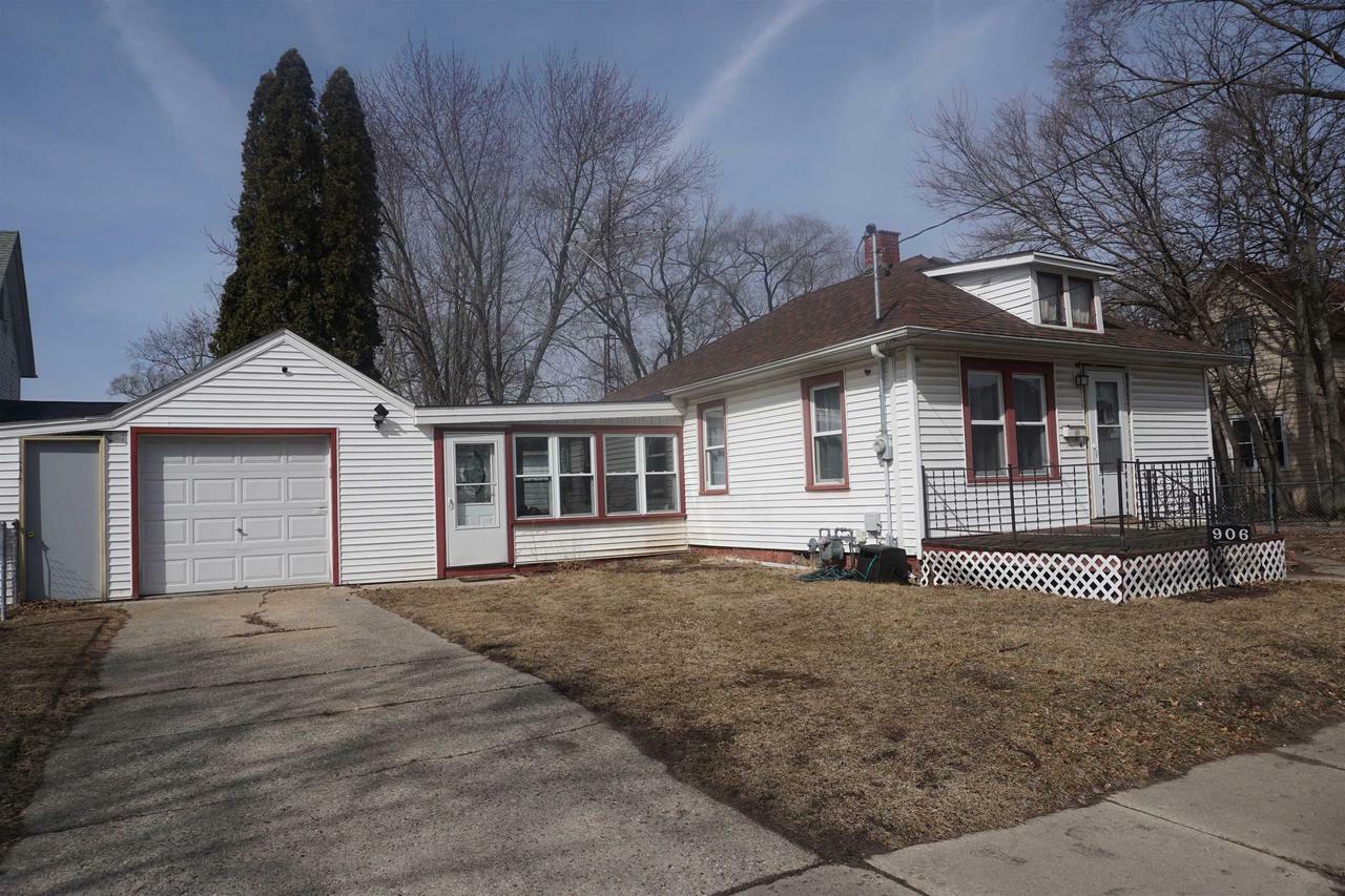 Property Photo:  906 Moore St  WI 53511 