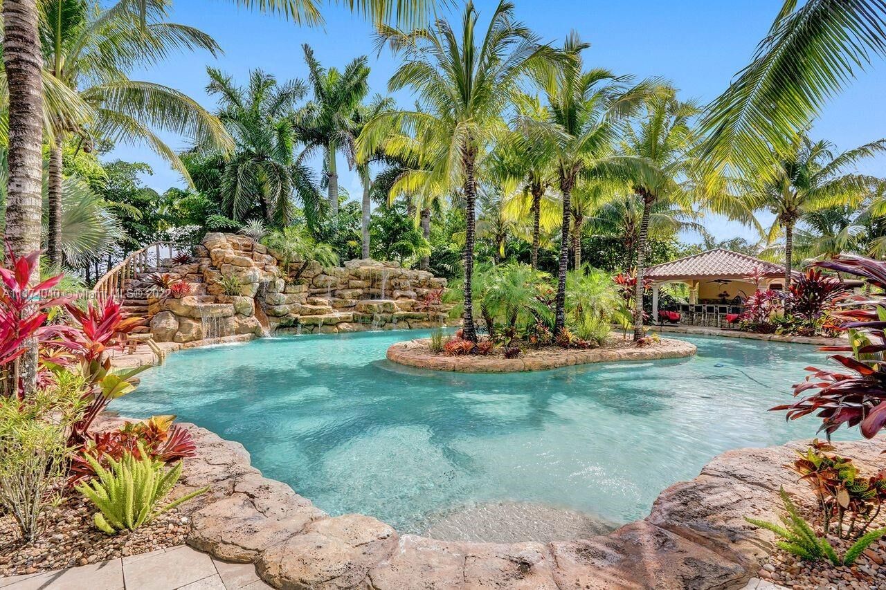 Property Photo:  18700 SW 156th St  FL 33187 