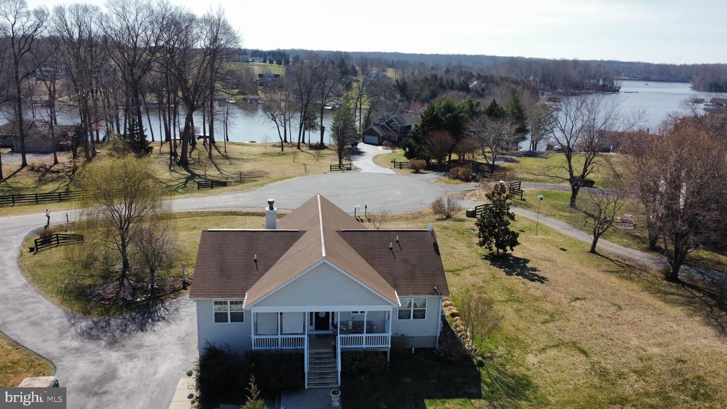 Property Photo:  6806 Lakes Edge Way  VA 23117 