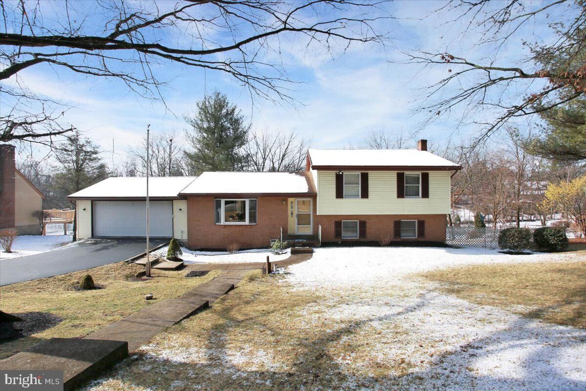 Property Photo: 193 Tannenbaum Way PA 17078