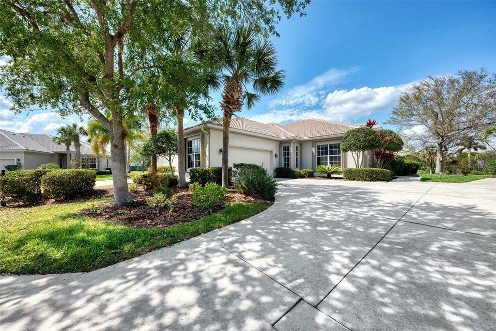 Property Photo:  13546 Eagle Pointe Drive  FL 33953 