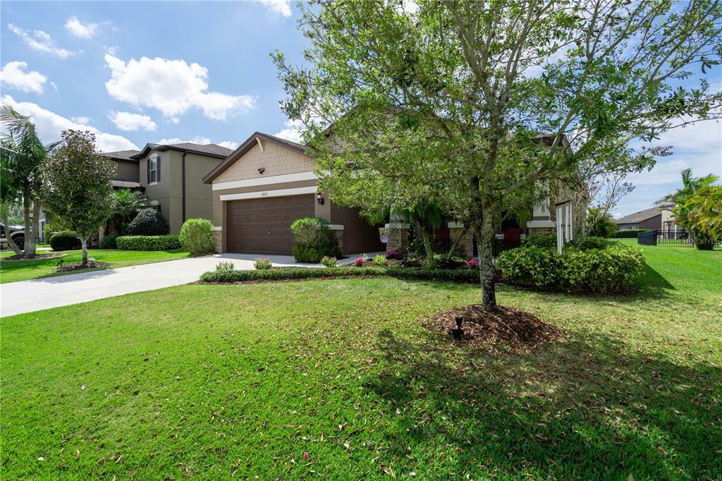 Property Photo: 5821 111th Avenue E FL 34219