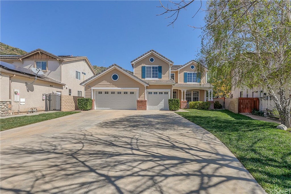 Property Photo:  28108 Boulder Crest Court  CA 91351 