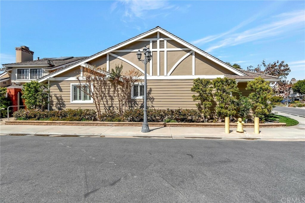 Property Photo: 6250 Majorca Circle CA 90803