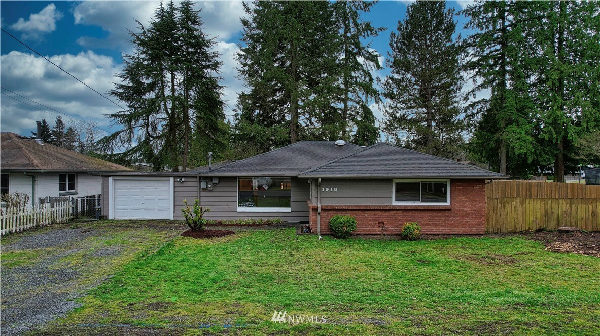 Property Photo:  1910 73rd Street SE  WA 98203 