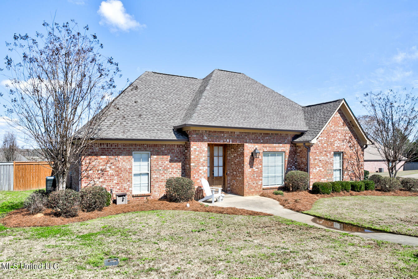 Property Photo:  106 Sumter Drive  MS 39046 