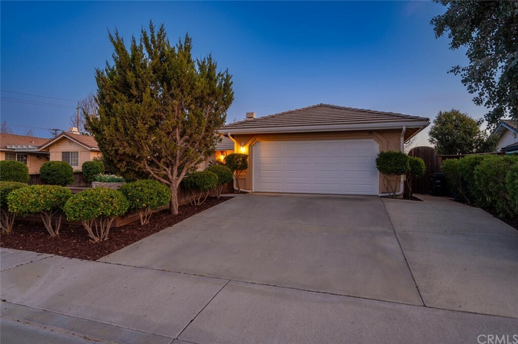 Property Photo:  196 Stonebridge Lane  CA 93446 