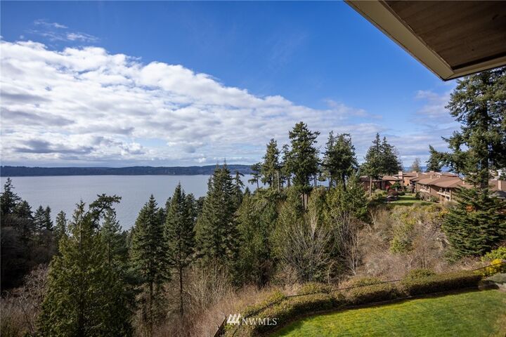 8260 53rd Avenue W 401  Mukilteo WA 98275 photo