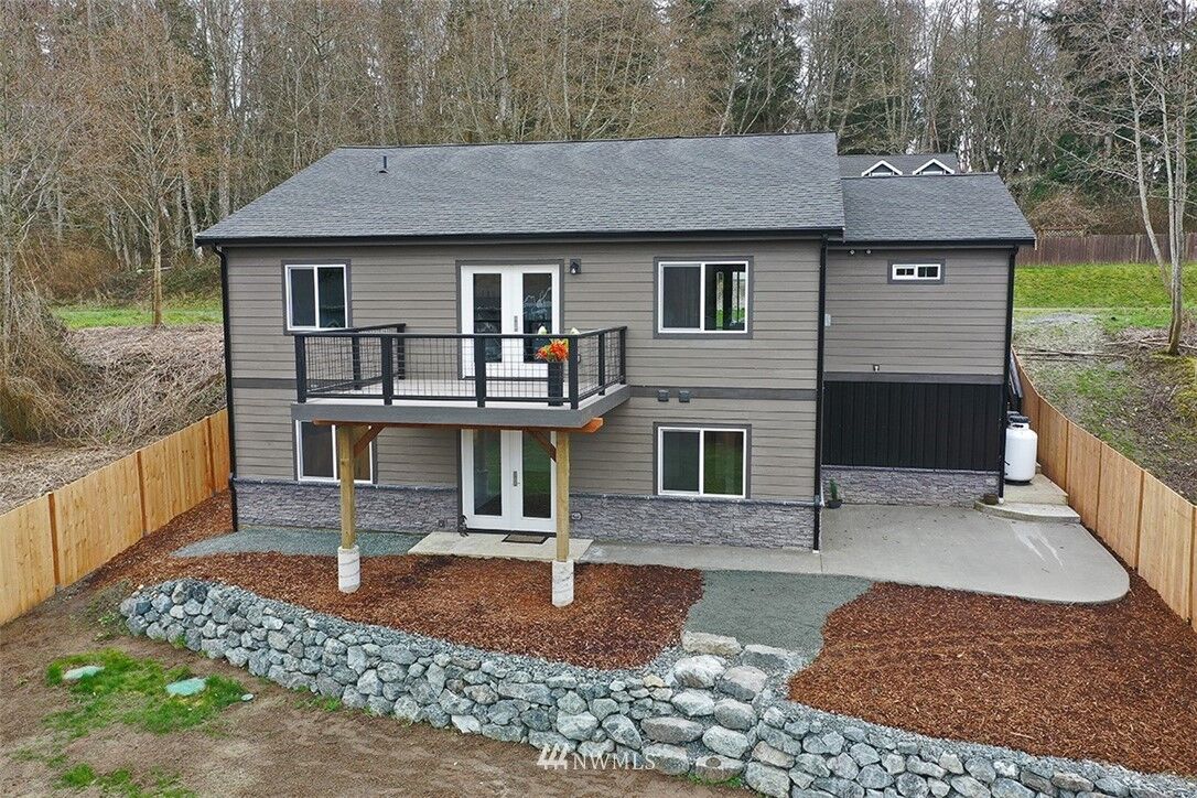 Property Photo:  1799 Twin Oaks Lane  WA 98249 