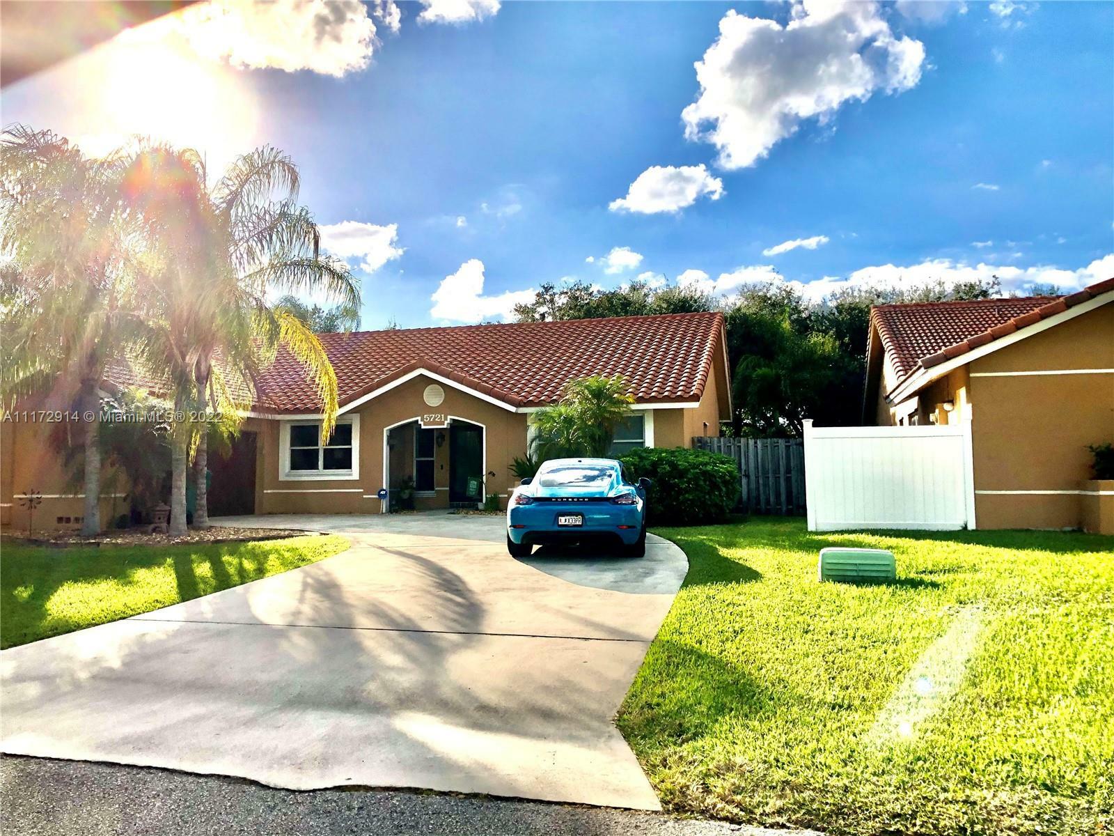 Property Photo:  5721 Surrey Cir West  FL 33331 