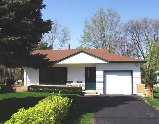 Property Photo:  915 S Monroe Avenue  IL 60174 