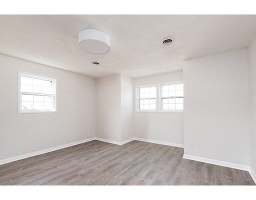 Property Photo: 242 Mount Vernon St 10 MA 01841