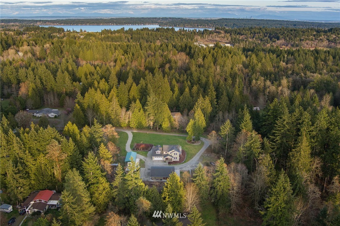 Property Photo:  211 NE Avery'S Lane  WA 98370 