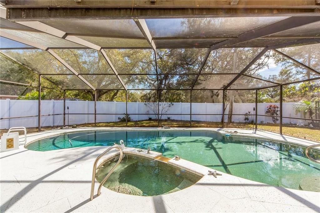 Property Photo: 2098 59th Way N FL 33760