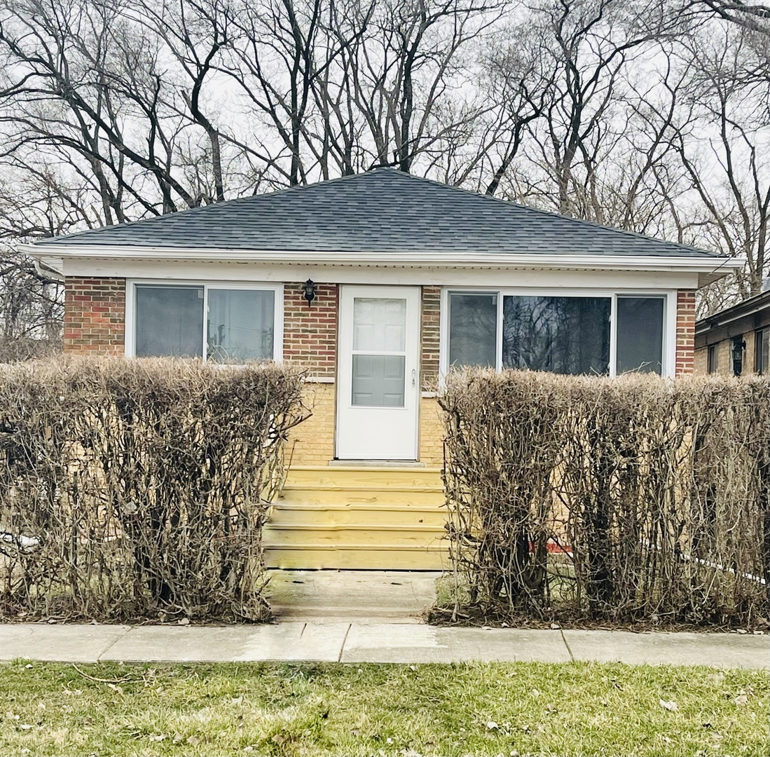Property Photo: 13813 S Kedvale Avenue IL 60472