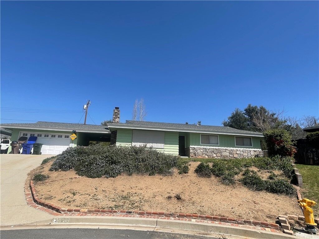 Property Photo:  35640 Rancho Road  CA 92399