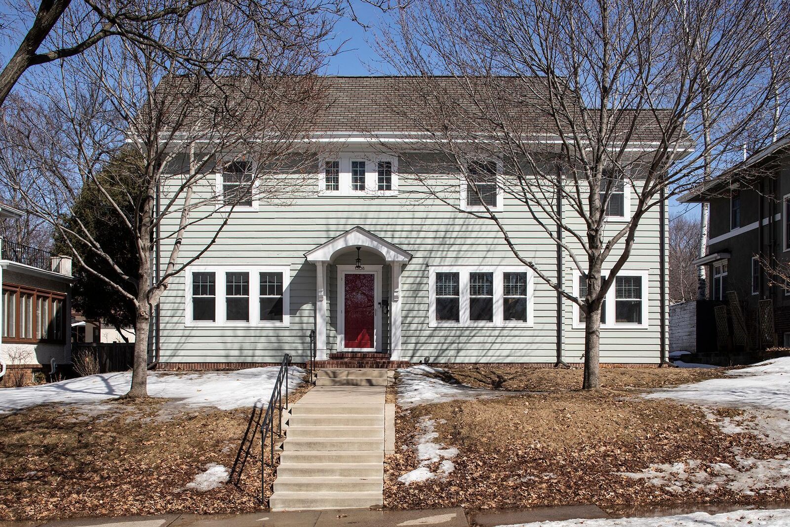 Property Photo:  1308 W Minnehaha Parkway  MN 55419 