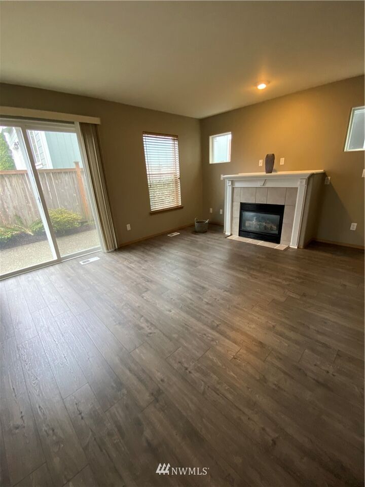Property Photo: 16009 91st Avenue E WA 98375