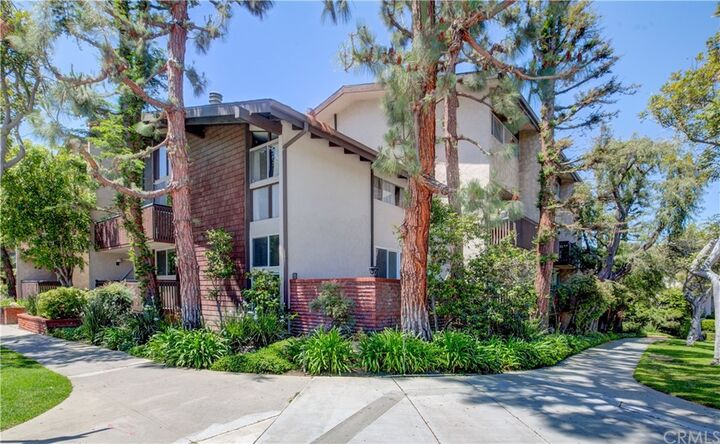 Property Photo: 5901 Canterbury Drive 12 CA 90230