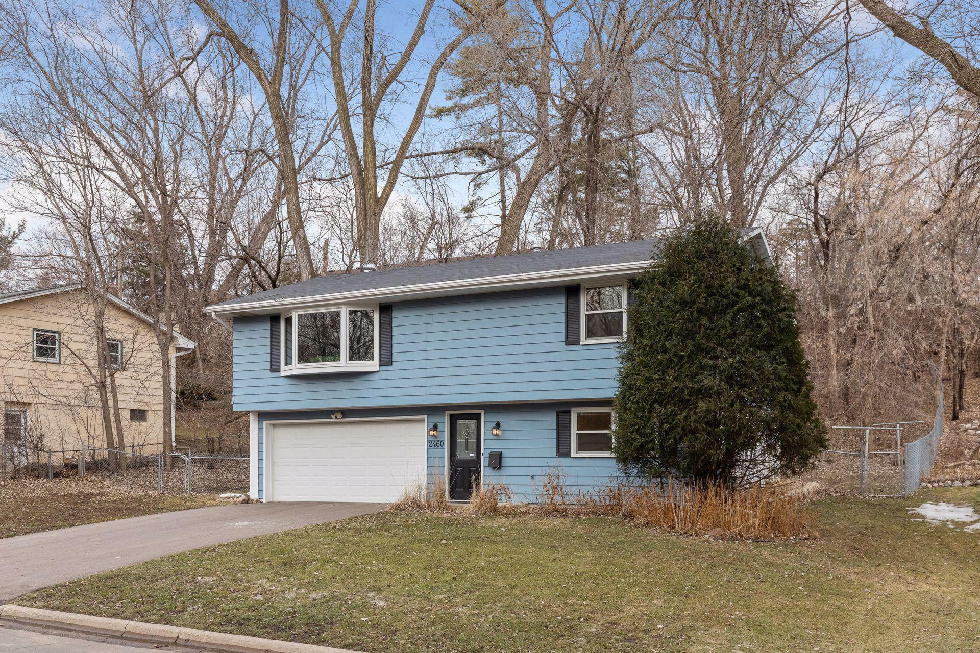 Property Photo:  2460 Kewanee Way  MN 55422 