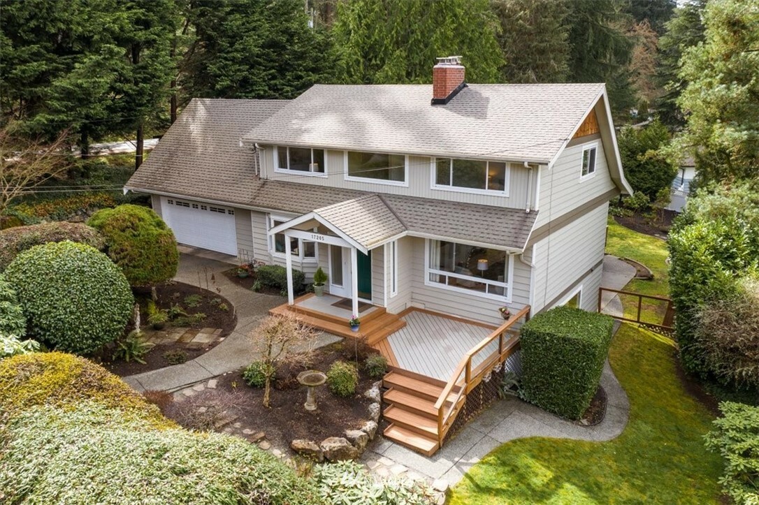 Property Photo:  17205 Palatine Avenue N  WA 98133 