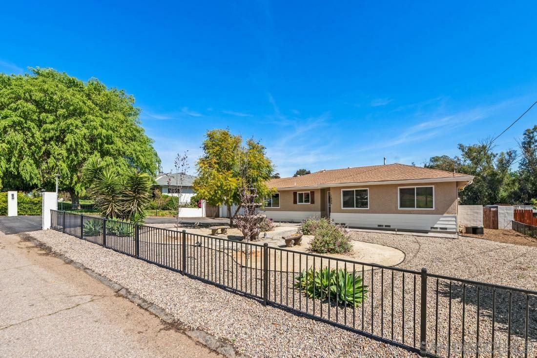 Property Photo: 1636 Laslo Dr CA 92025