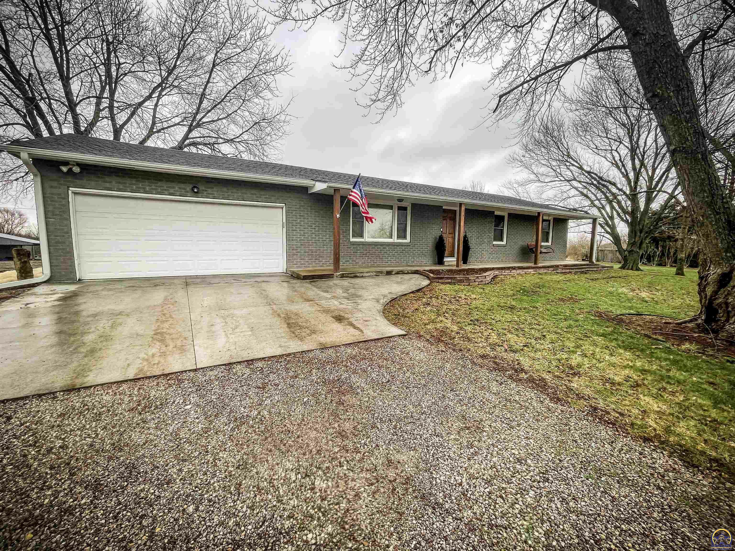 6148 SE Shawnee Dr  Berryton KS 66409 photo