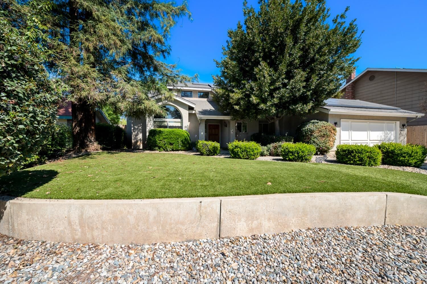 Property Photo: 3118 E Race Avenue CA 93292