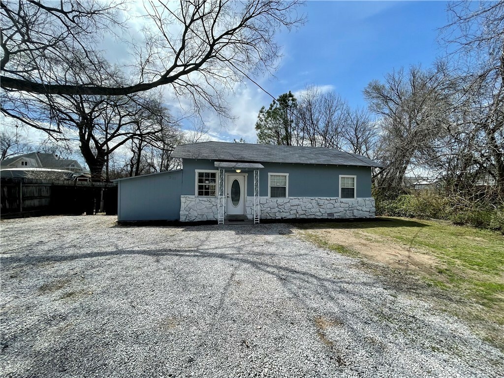 Property Photo:  508 W Harvard Street  AR 72761 