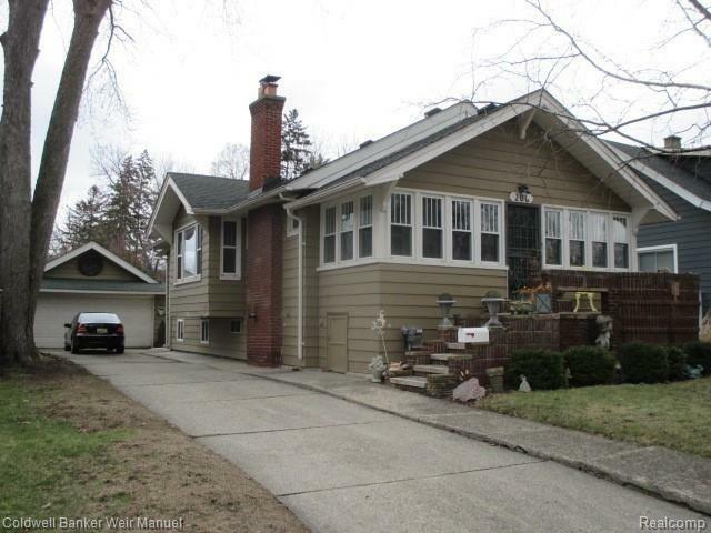 Property Photo:  206 Phillips Pl  MI 48067 