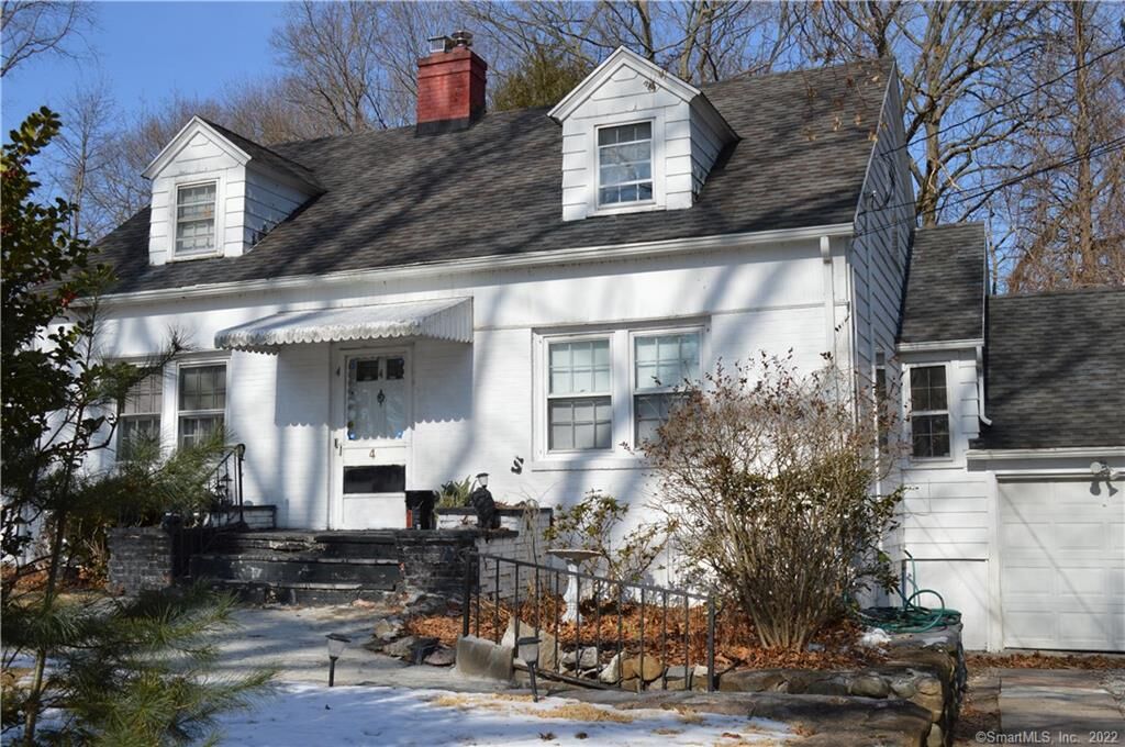 Property Photo:  4 South Forest Circle  CT 06516 