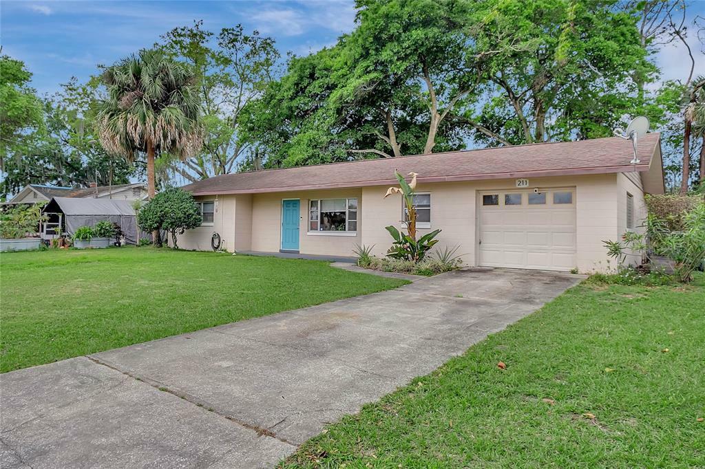 Property Photo:  211 S College Street  FL 34748 