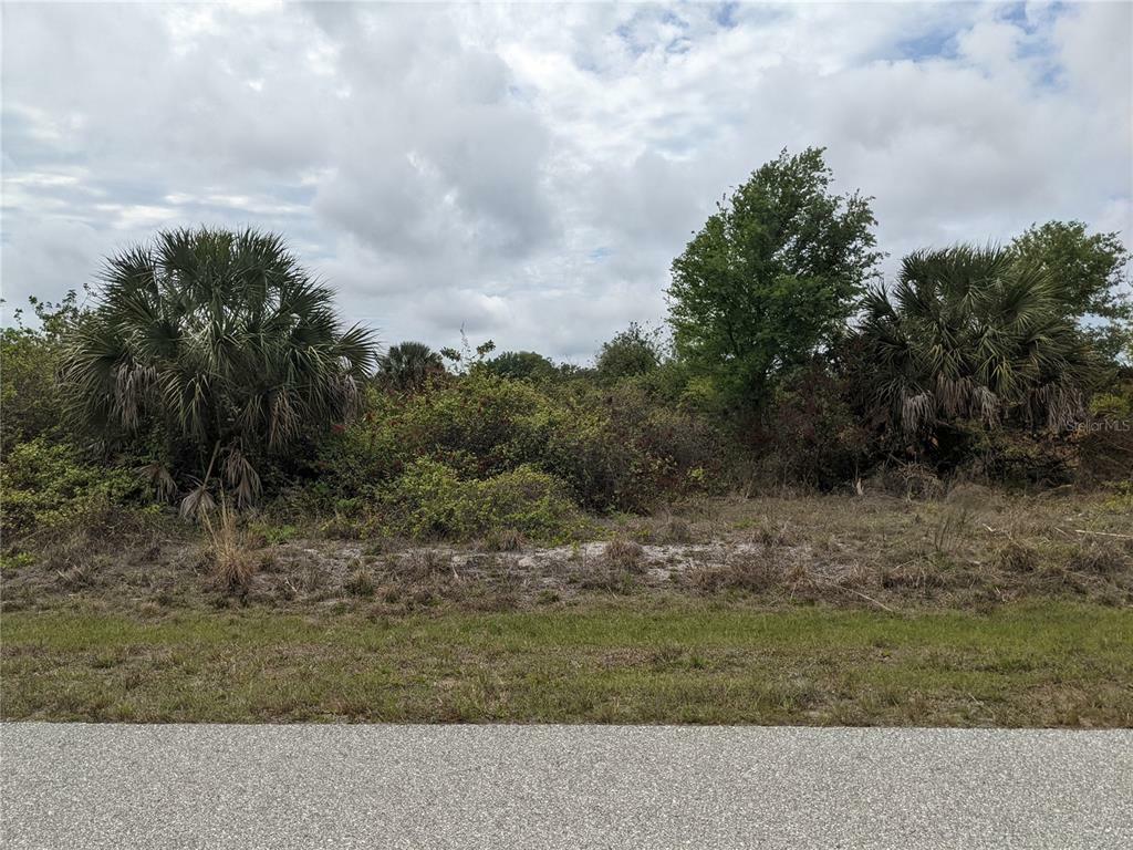 Property Photo:  7267 Stacy Lane  FL 33981 