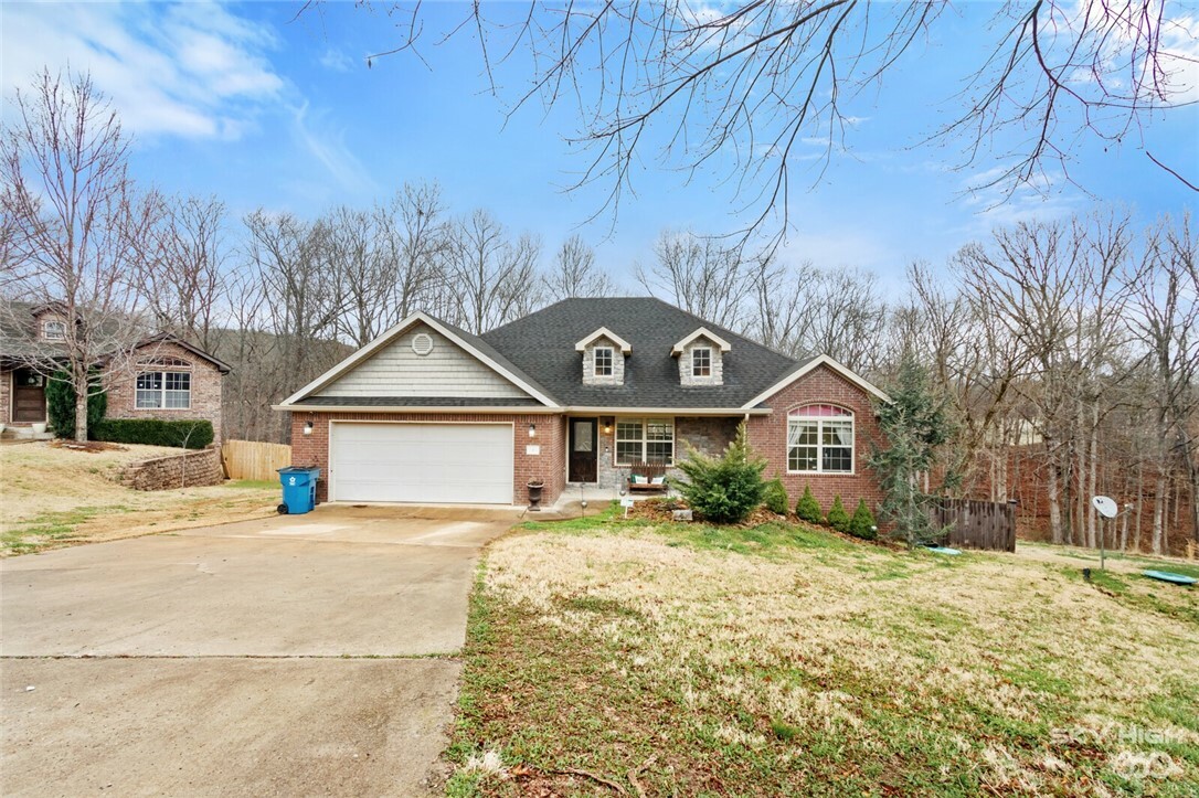 Property Photo:  9 Morganshire Lane  AR 72714 