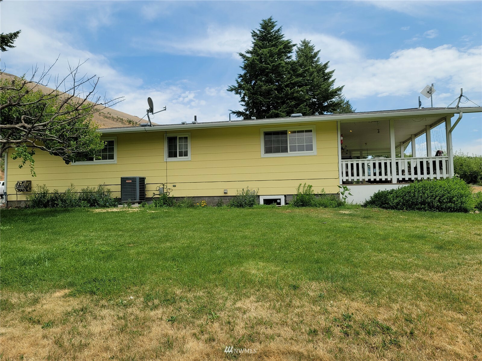 Property Photo: 100 Vernon Lane WA 99328