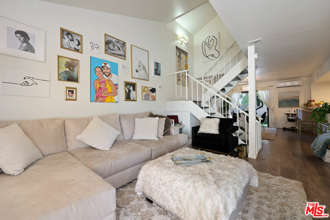 Property Photo:  620  W Hyde Park Blvd 125  CA 90302 