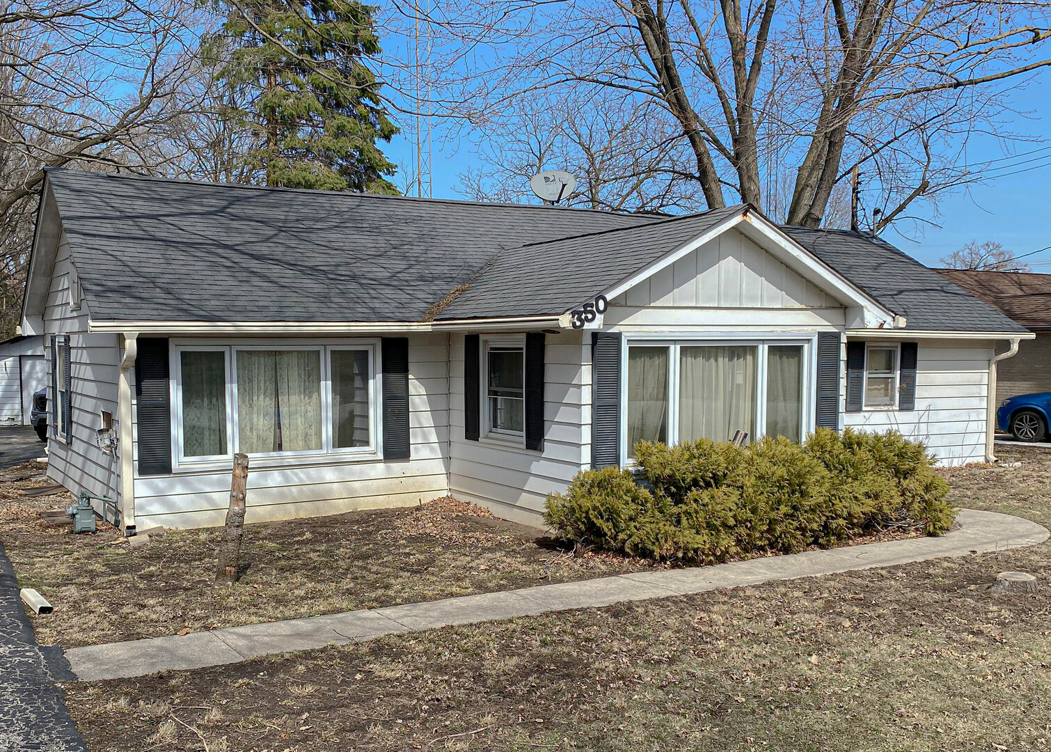 Property Photo:  350 E Forest Street  IL 60152 